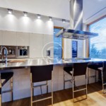 Designer 2-Bedroom Flat - Image 4