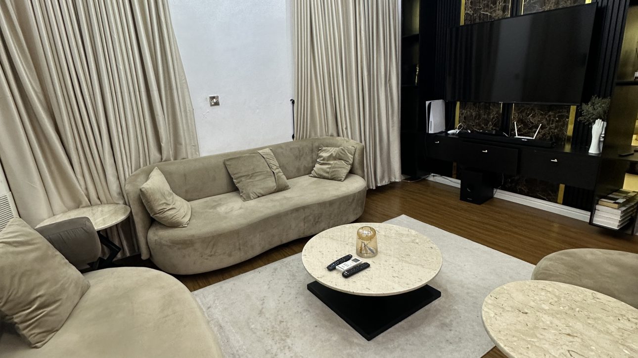 Fully Furnished 3 Bed Flat For Sale