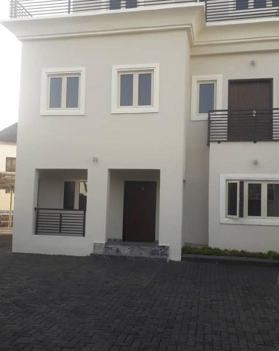Semi-Detached House for Sale at Banana Island