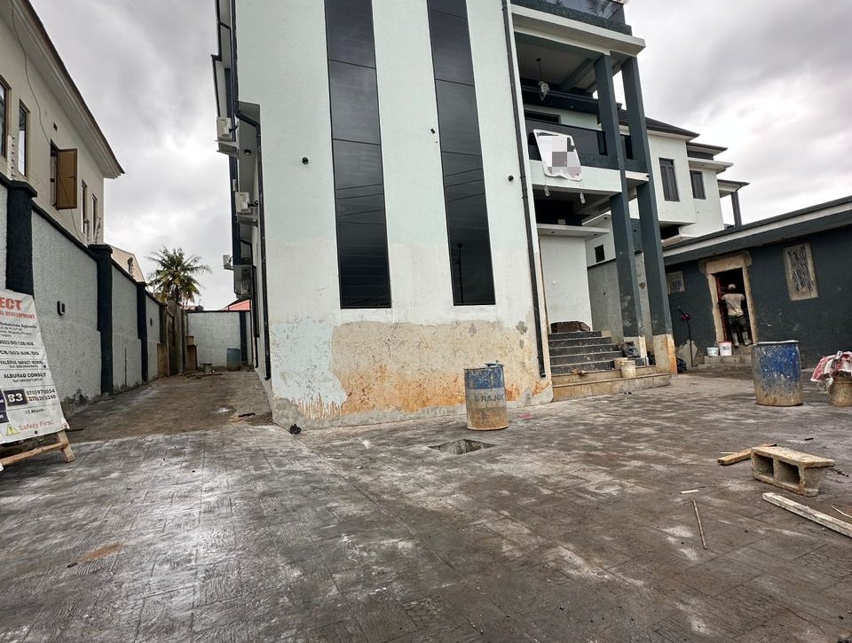 Executive 5 Bed Detached House For sale at Magodo Phase II