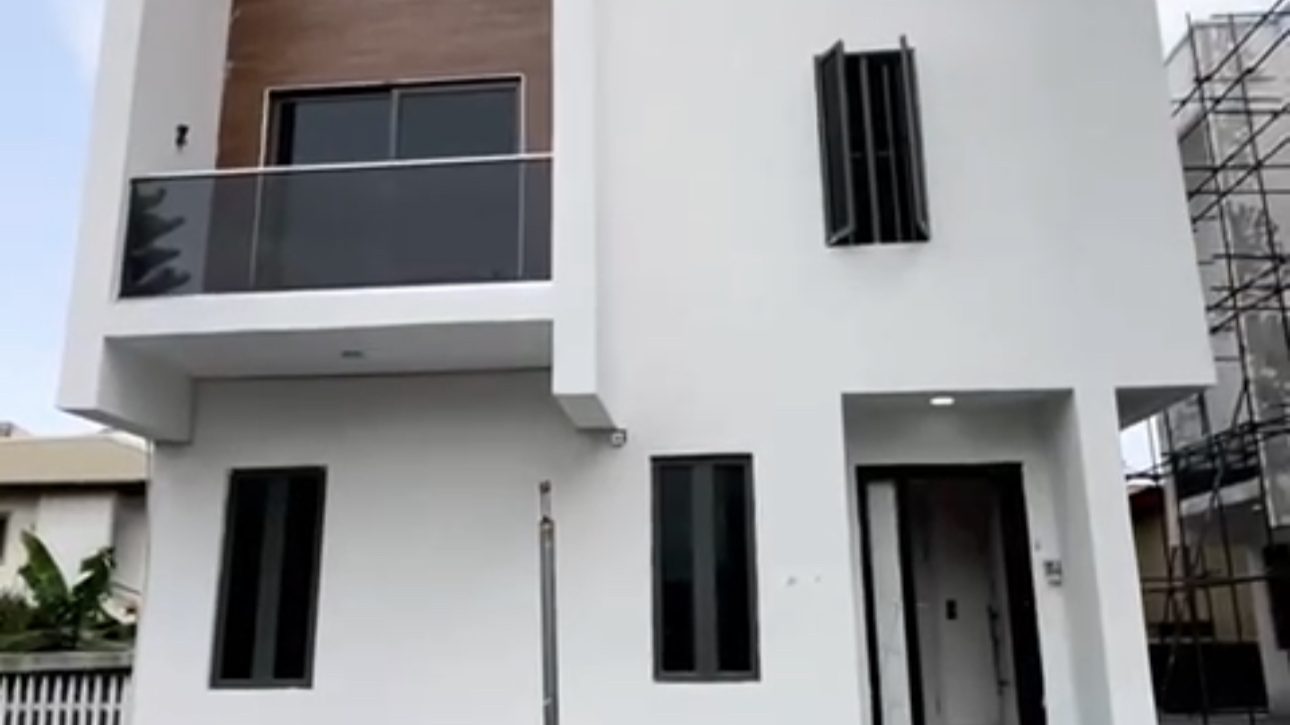 5 Bedroom Serviced Detached Duplex for sale at Lekki Phase 1