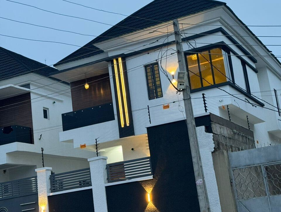TASTEFULLY BRAND NEW 5 BEDROOMS DETACHED DUPLEX WITH BQ FOR SALE