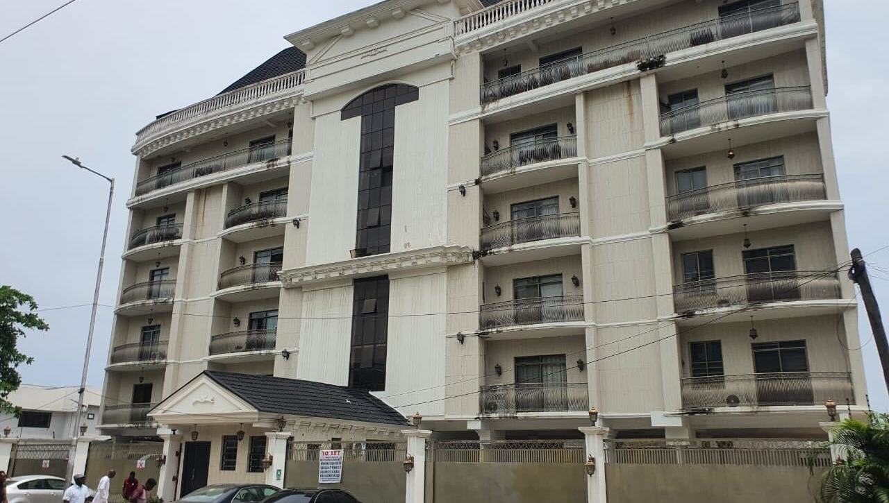 3 BED FLAT WITH BQ FOR SALE AT VICTORIA ISLAND