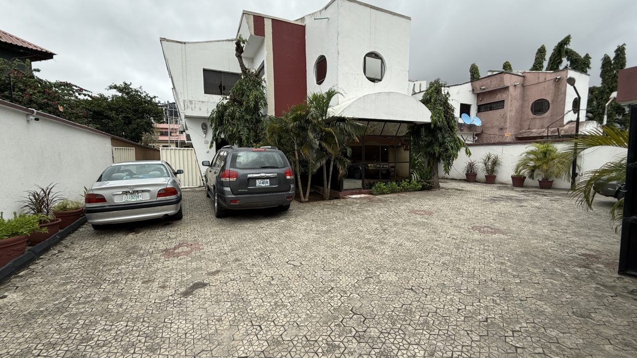 6 Bedroom Detached House For Lease at Victoria island