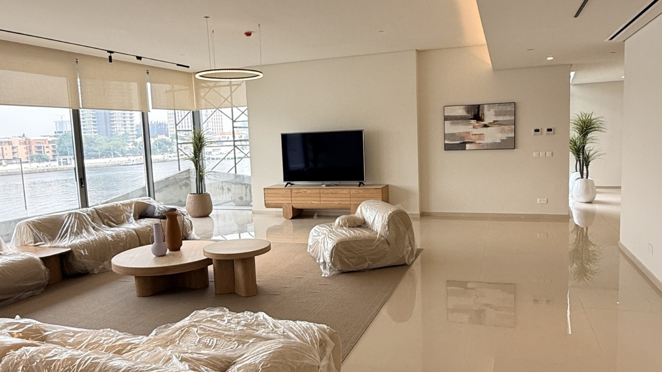 The Apex of Lagos Living: 360° Waterfront Luxury 4 Beds Apartment