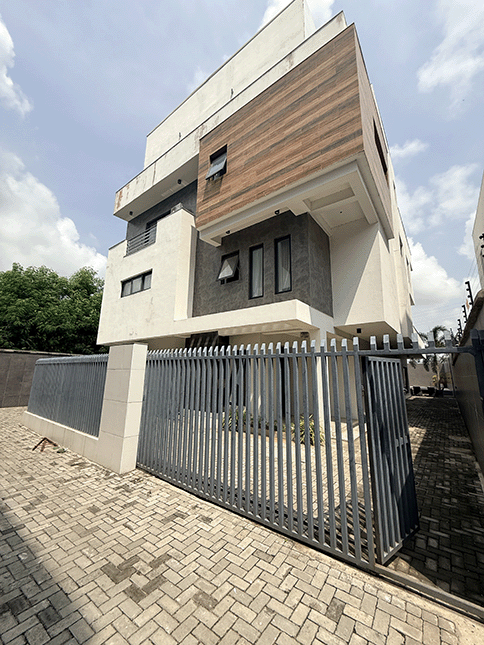 Waterfront 5 Bedroom Detached House For Sale – Banana Island