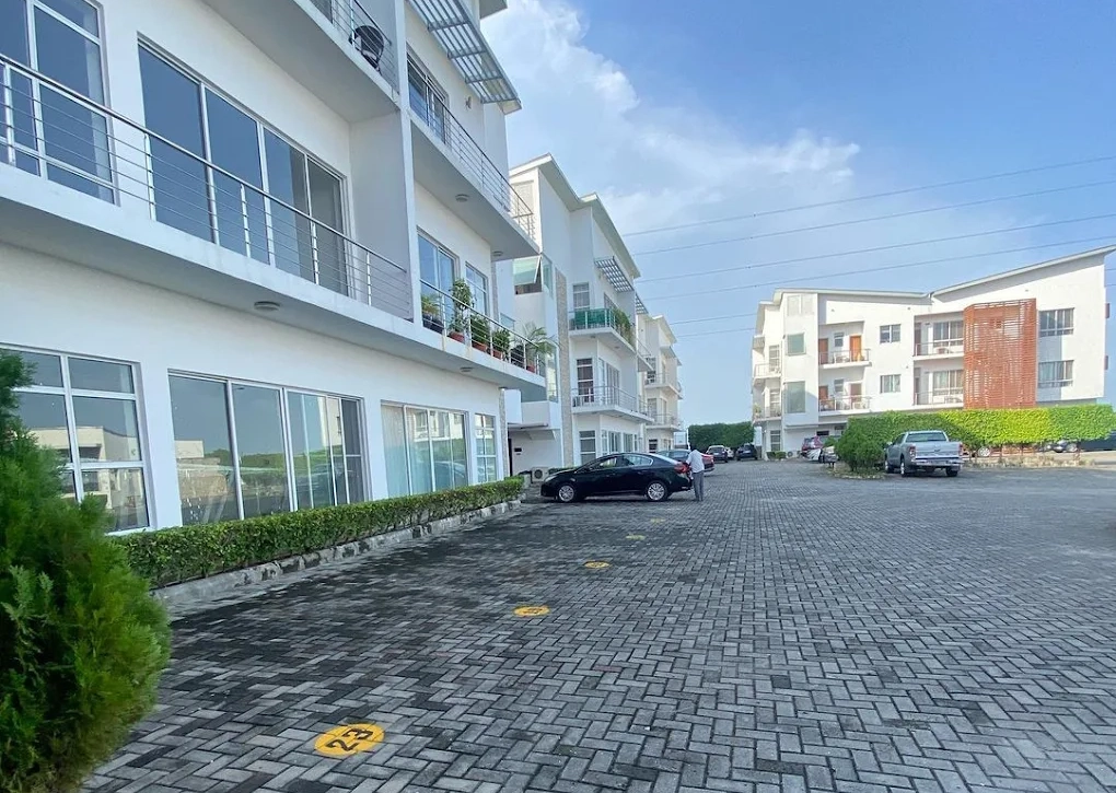 Waterfront 3 Bedroom Apartments for Sale – Banana Island