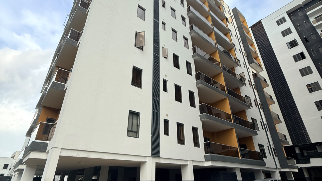3rd Floor 3 Bedroom Flat for Rent at Banana Island Road